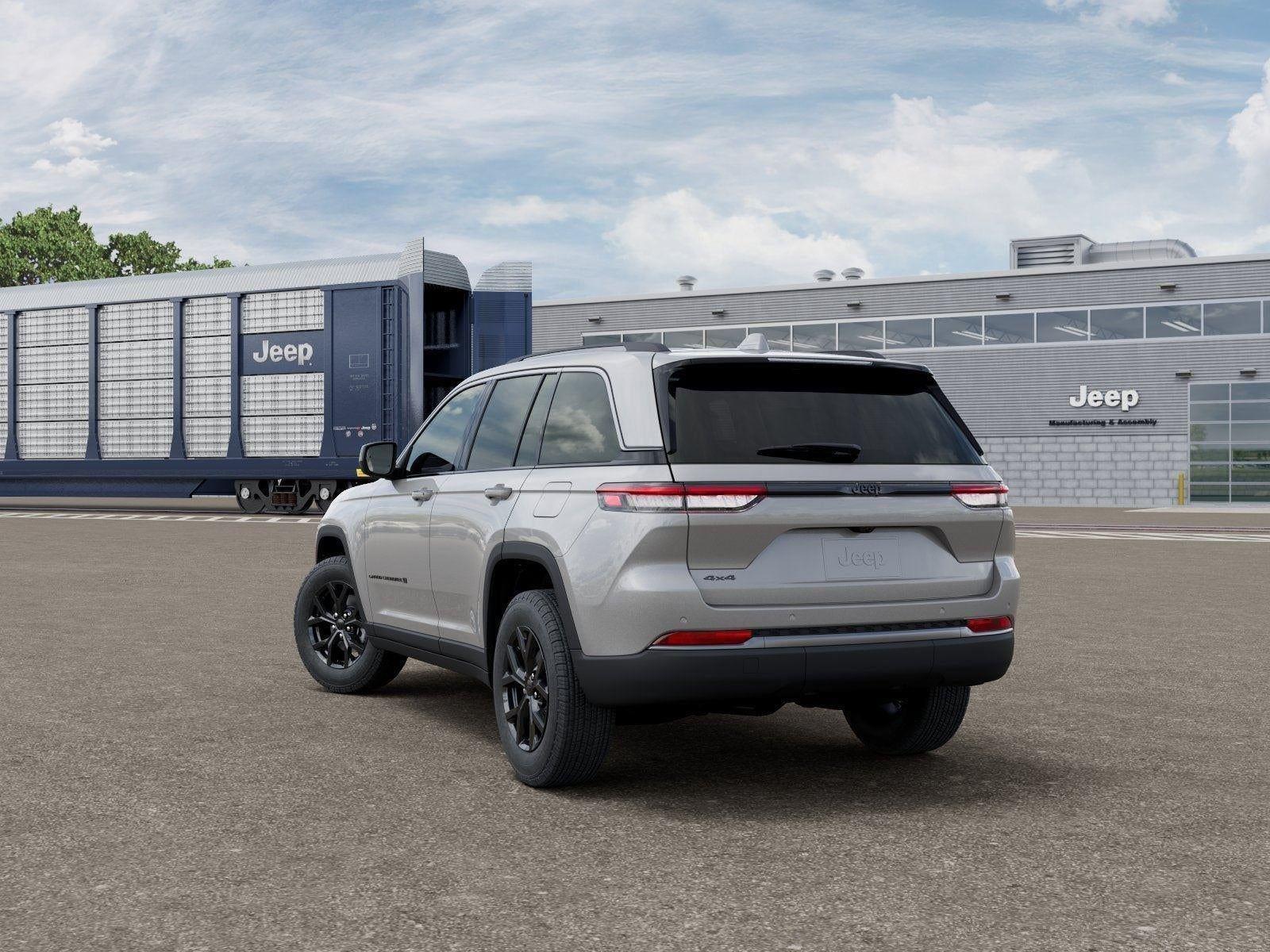 New 2026 Silver Zynith Exterior Paint Jeep GRAND CHEROKEE LAREDO ALTITUDE image 81