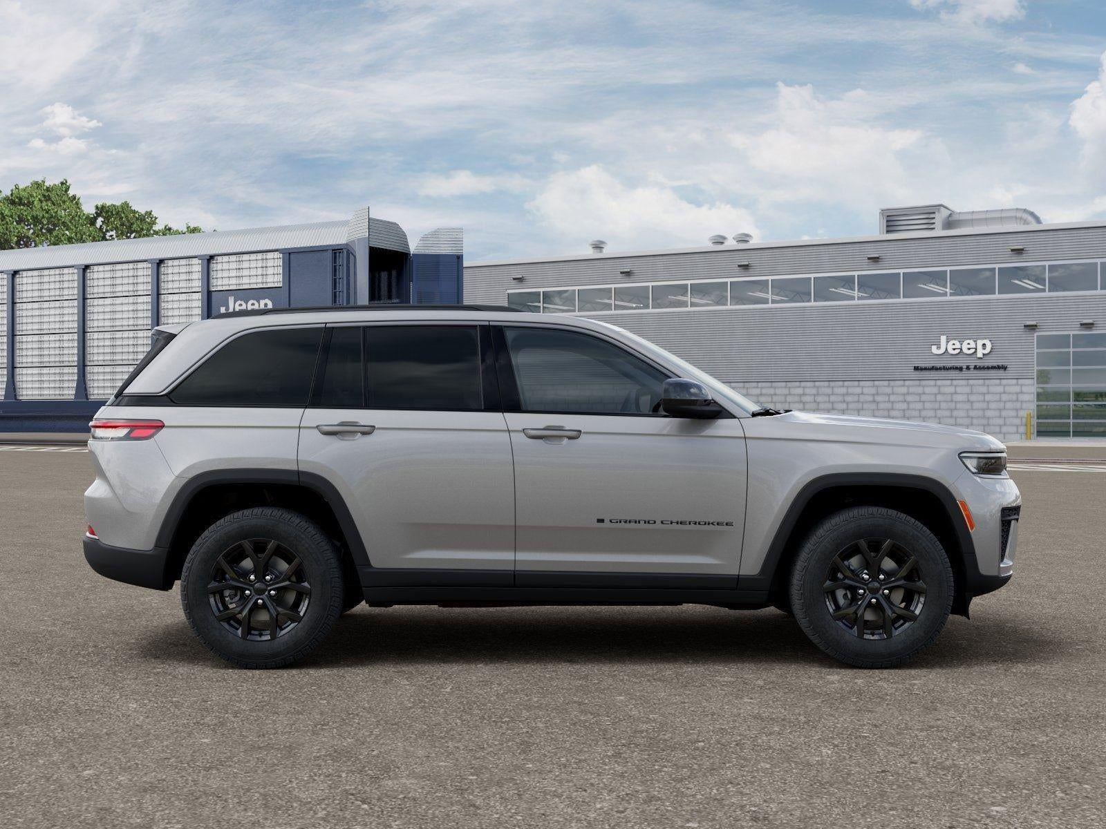 New 2026 Silver Zynith Exterior Paint Jeep GRAND CHEROKEE LAREDO ALTITUDE image 99