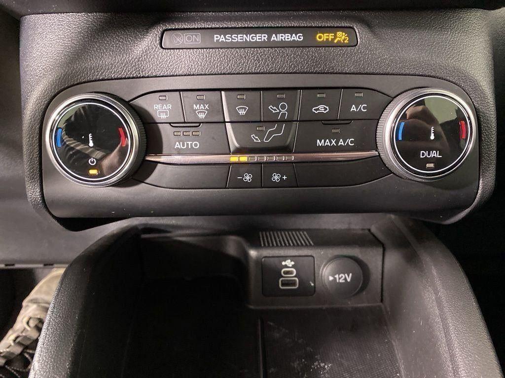 Used 2025 Agate Black Metallic Ford ST-Line image 21