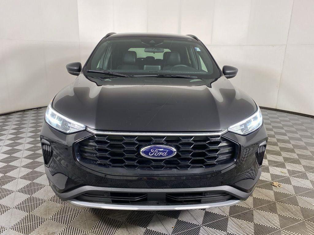 Used 2025 Agate Black Metallic Ford ST-Line image 27