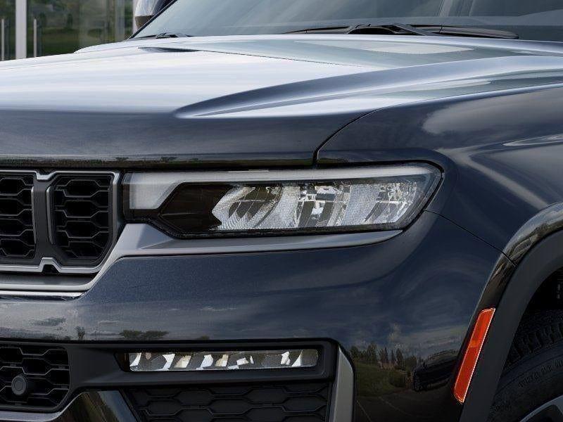 New 2026 Diamond Black Crystal Pearl-Coat Exterior Paint Jeep GRAND CHEROKEE 85TH ANNIVERSAR image 36