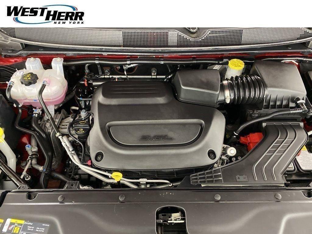Used 2026 Red Hot Pearlcoat Chrysler Select image 56