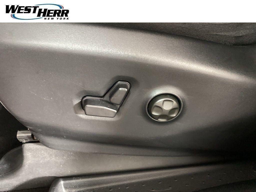 Used 2026 Red Hot Pearlcoat Chrysler Select image 15