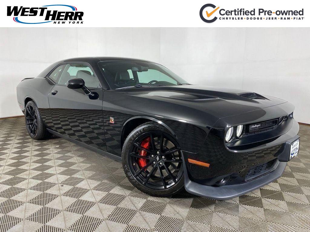 Pitch Black Clearcoat 2020 Dodge Challenger R/T Scat Pack RWD Coupe Rear-Wheel Drive 6-Speed Manual