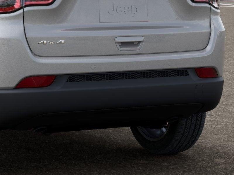 New 2026 Silver Zynith Metallic Clear-Coat Exterior Paint Jeep COMPASS LIMITED ALTITUDE 4X4 image 13