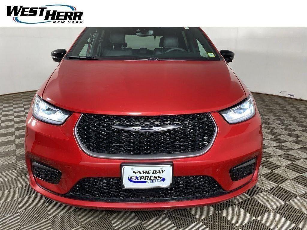 Used 2026 Red Hot Pearlcoat Chrysler Select image 51