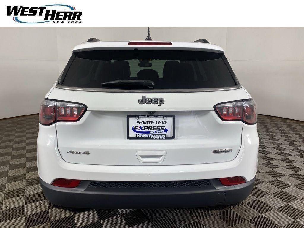 Certified Used 2022 Bright White Clearcoat Jeep Latitude 4x4 image 44