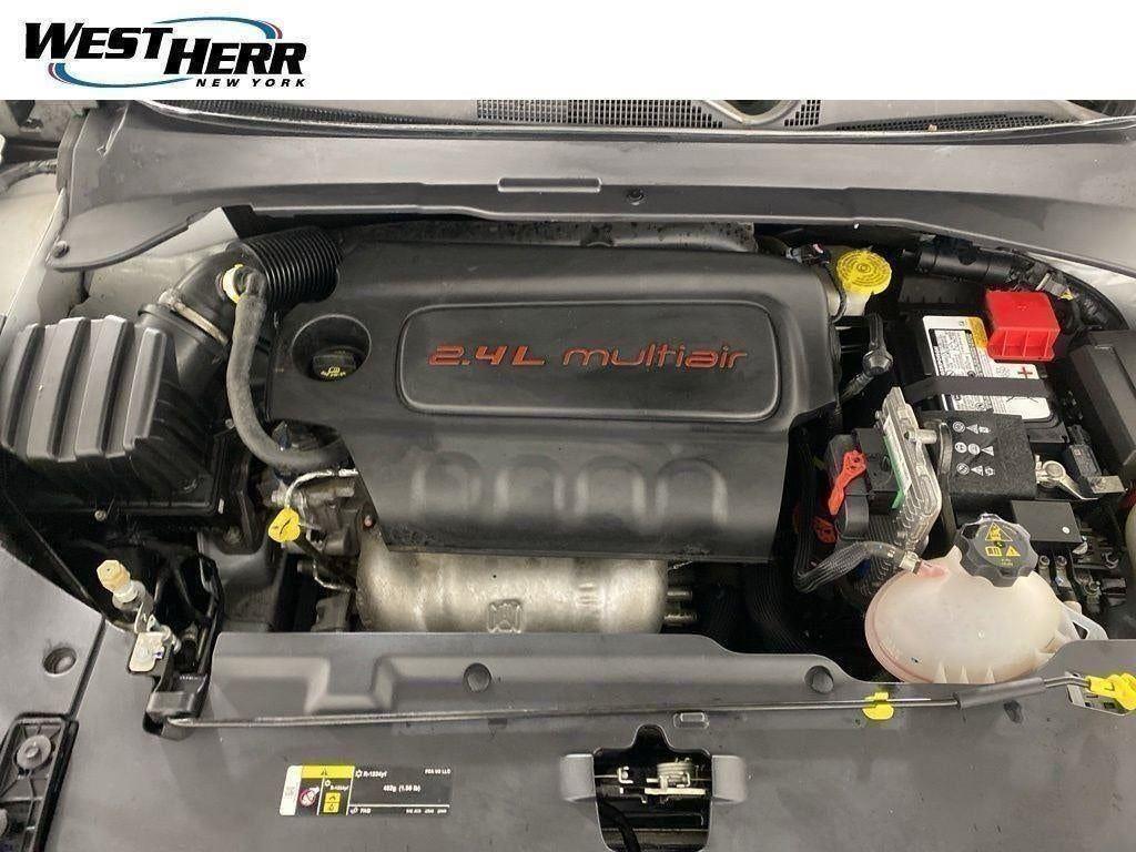 Certified Used 2022 Bright White Clearcoat Jeep Latitude 4x4 image 26