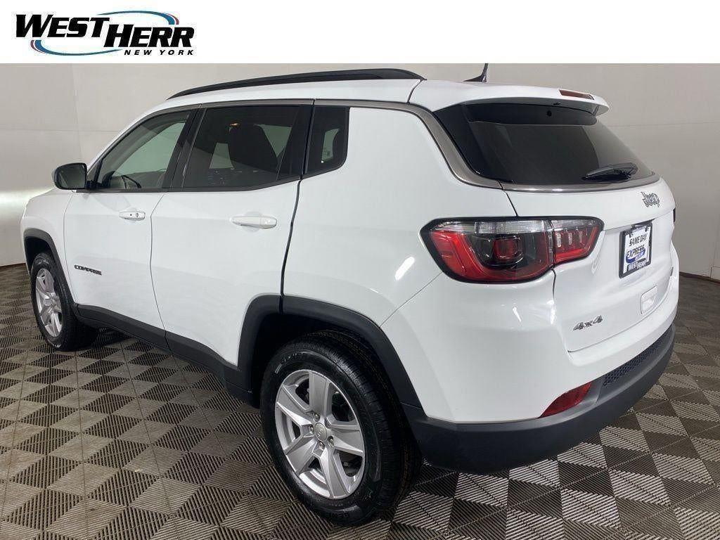 Certified Used 2022 Bright White Clearcoat Jeep Latitude 4x4 image 25
