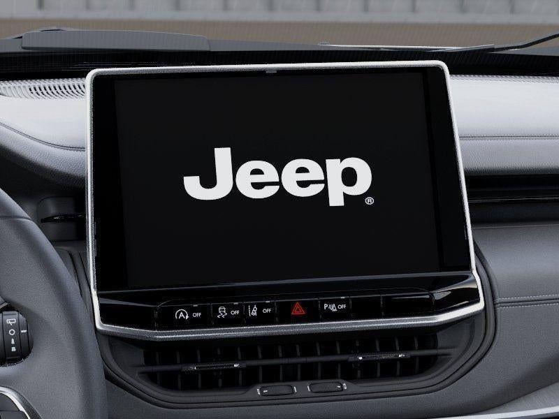 New 2026 Silver Zynith Metallic Clear-Coat Exterior Paint Jeep COMPASS LIMITED ALTITUDE 4X4 image 44
