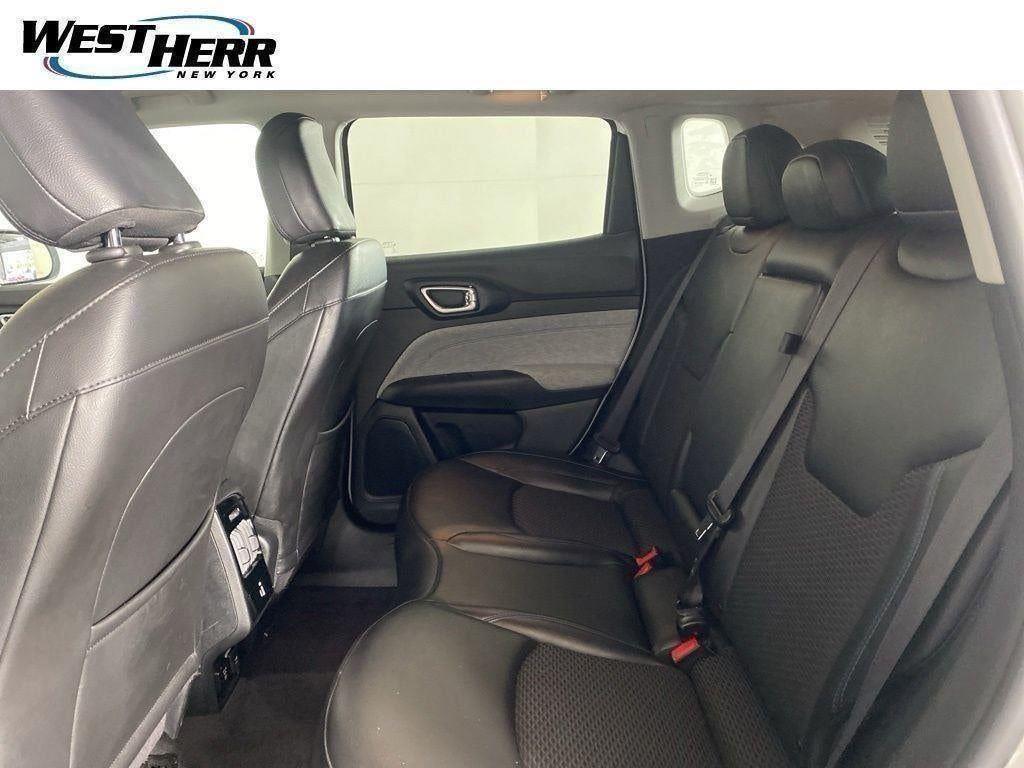 Certified Used 2022 Bright White Clearcoat Jeep Latitude 4x4 image 42