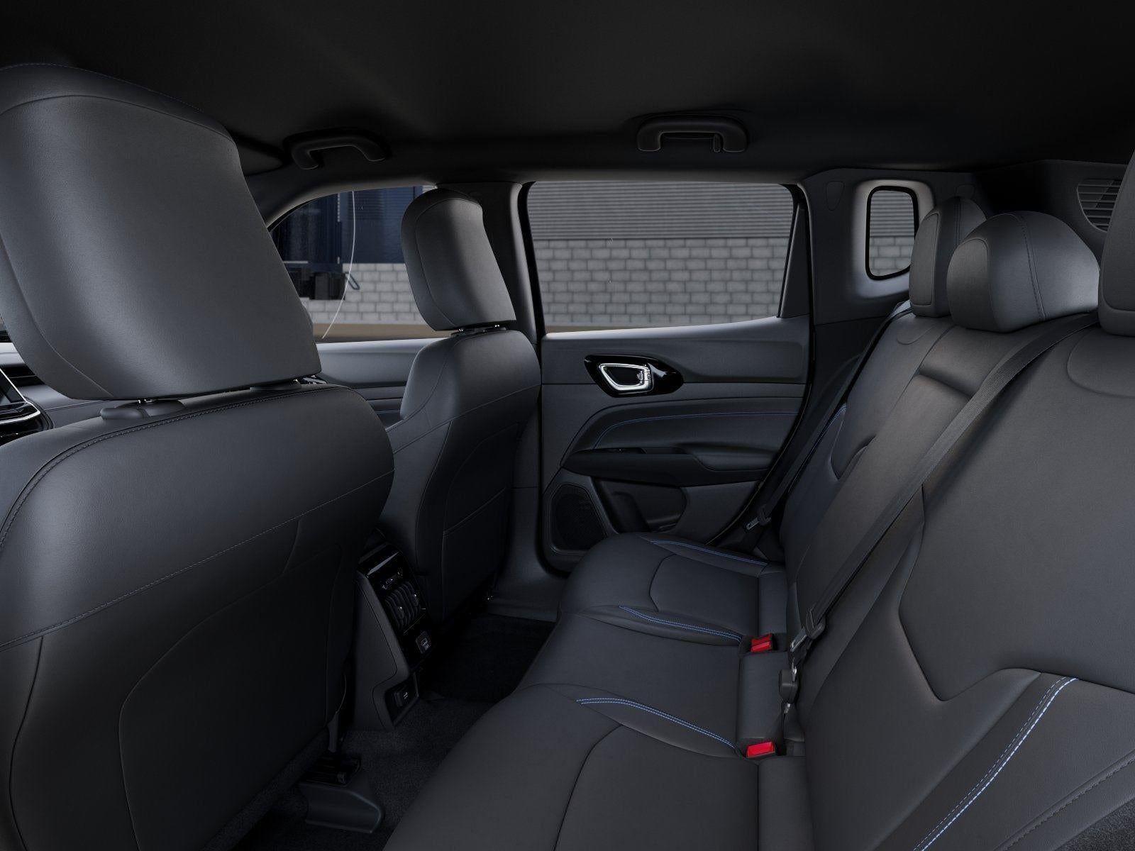 New 2026 Silver Zynith Metallic Clear-Coat Exterior Paint Jeep COMPASS LIMITED ALTITUDE 4X4 image 49
