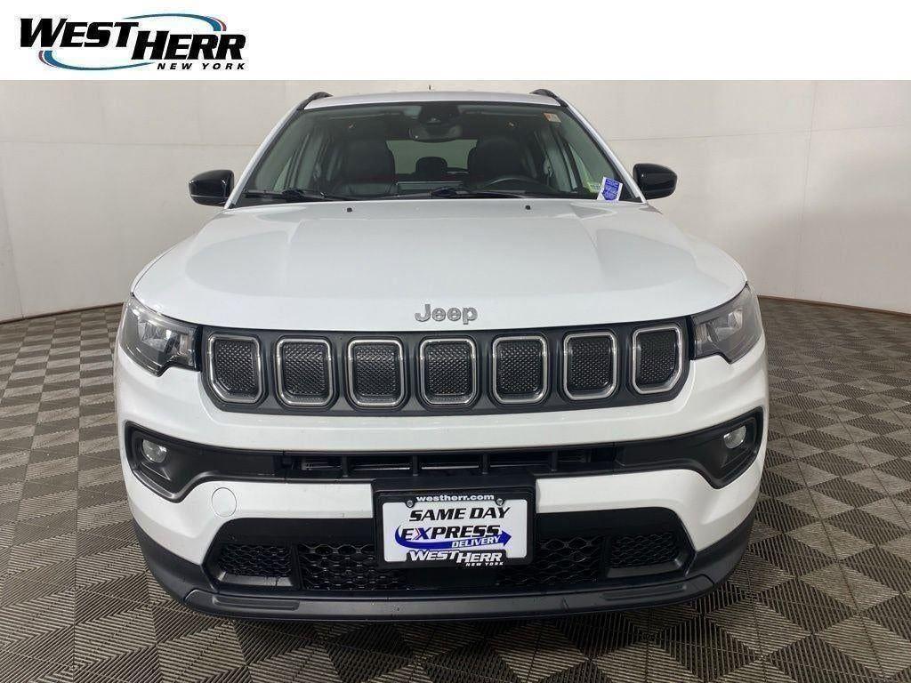 Certified Used 2022 Bright White Clearcoat Jeep Latitude 4x4 image 48