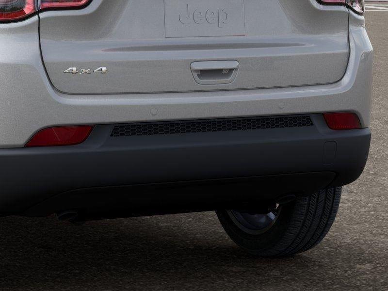 New 2026 Silver Zynith Metallic Clear-Coat Exterior Paint Jeep COMPASS LIMITED ALTITUDE 4X4 image 39