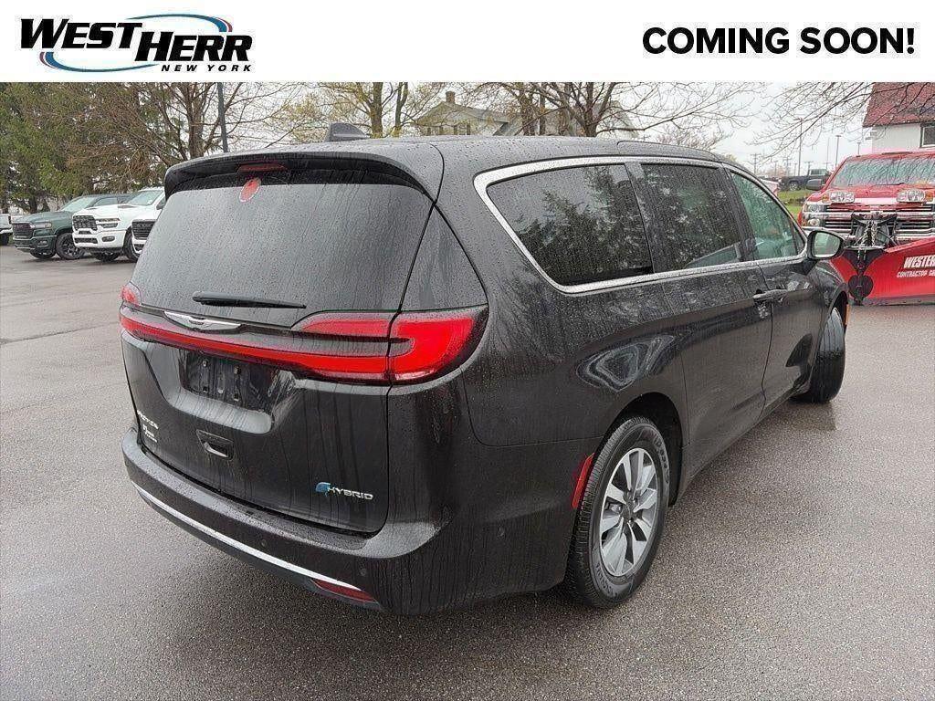 Certified Used 2023 Brilliant Black Crystal Pearlc Chrysler Touring L image 2