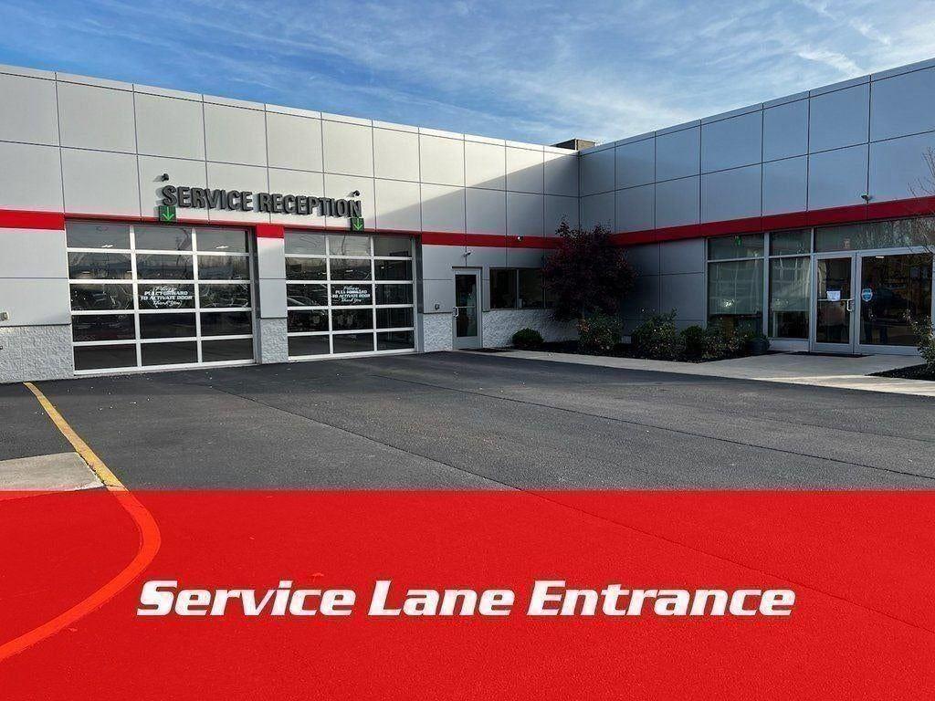 Used 2023 Ceramic Gray Clearcoat Chrysler Limited image 71