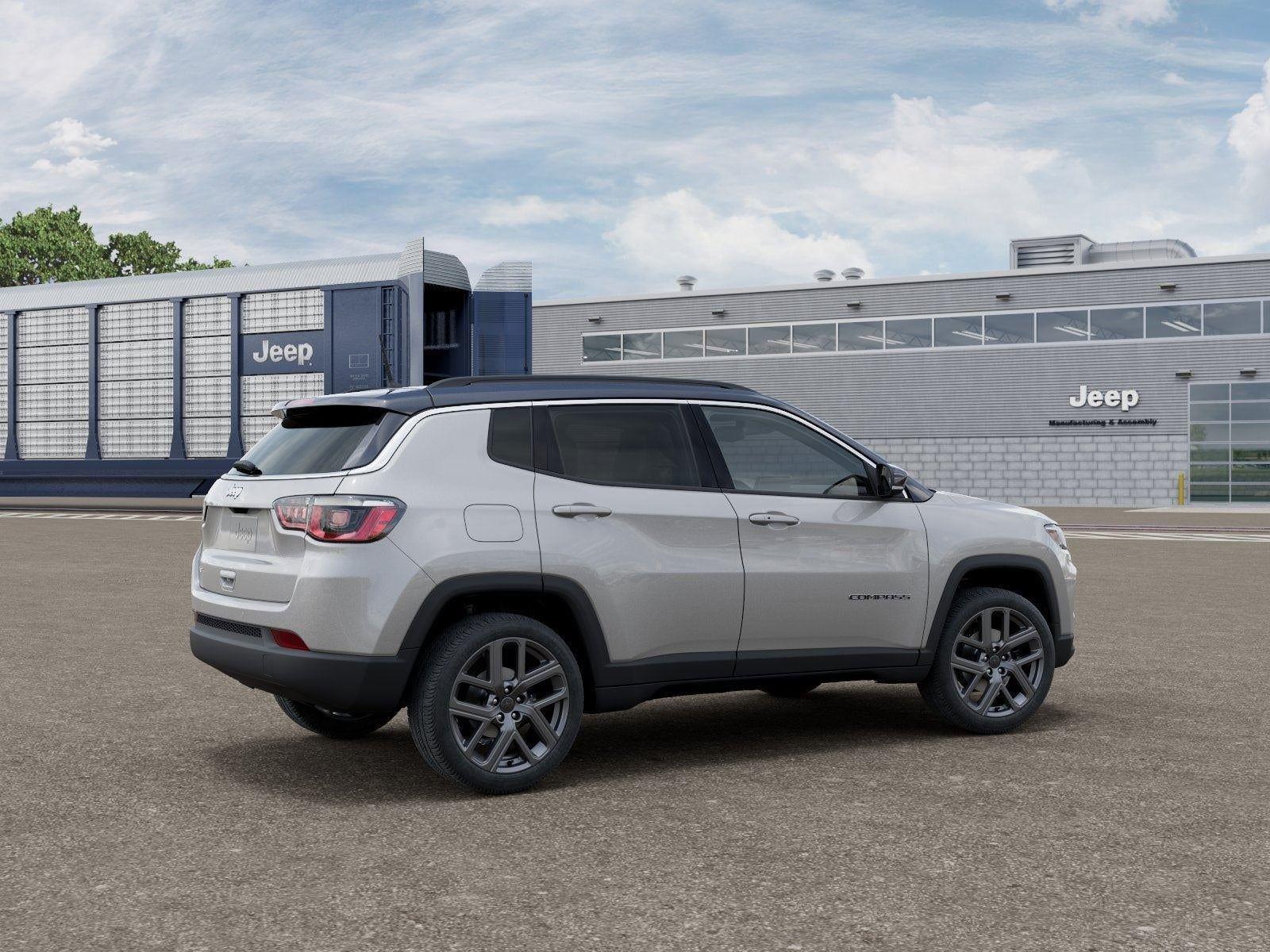 New 2026 Silver Zynith Metallic Clear-Coat Exterior Paint Jeep COMPASS LIMITED ALTITUDE 4X4 image 56