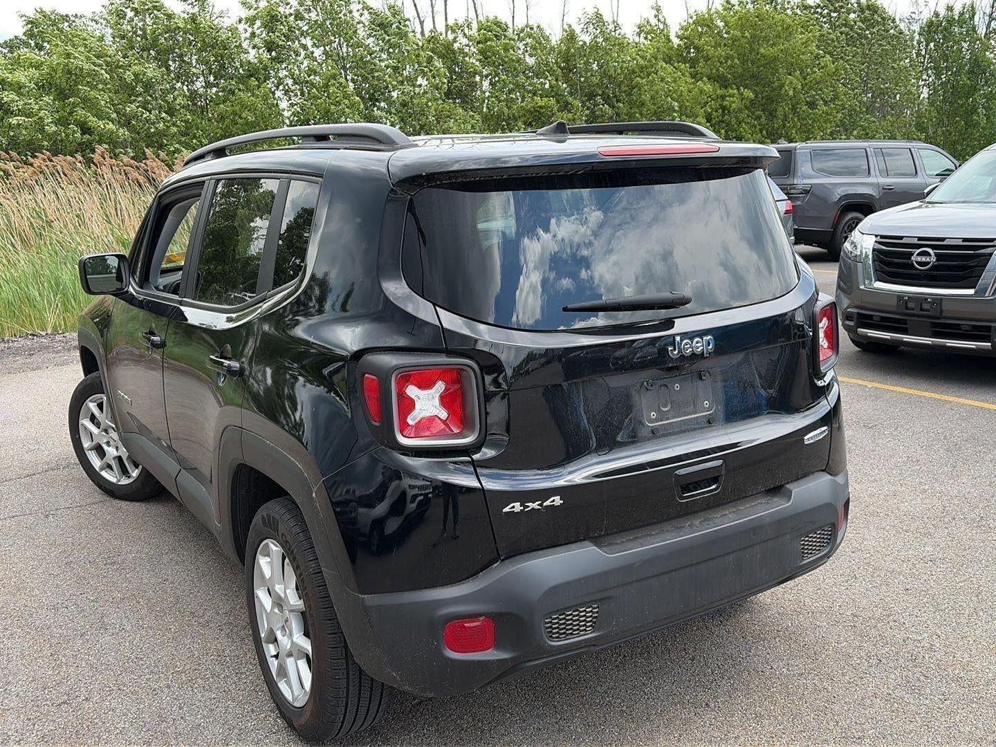 Certified Used 2022 Black Clearcoat Jeep Latitude 4x4 image 52