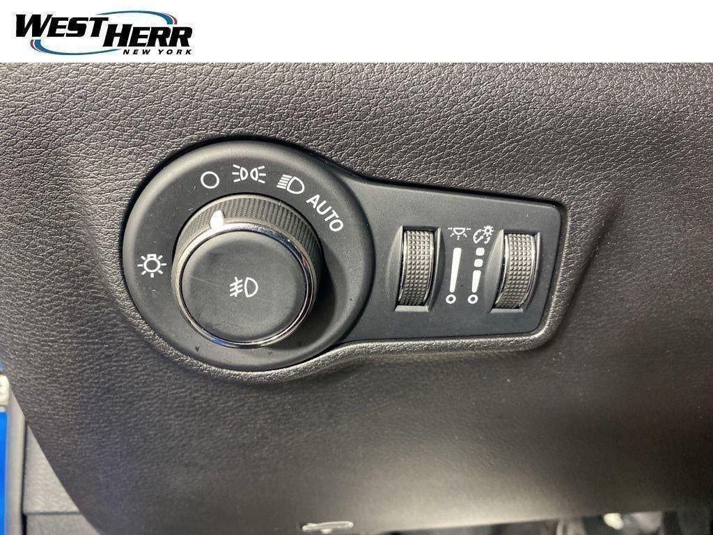 Certified Used 2022 Laser Blue Pearlcoat Jeep Limited 4x4 image 14