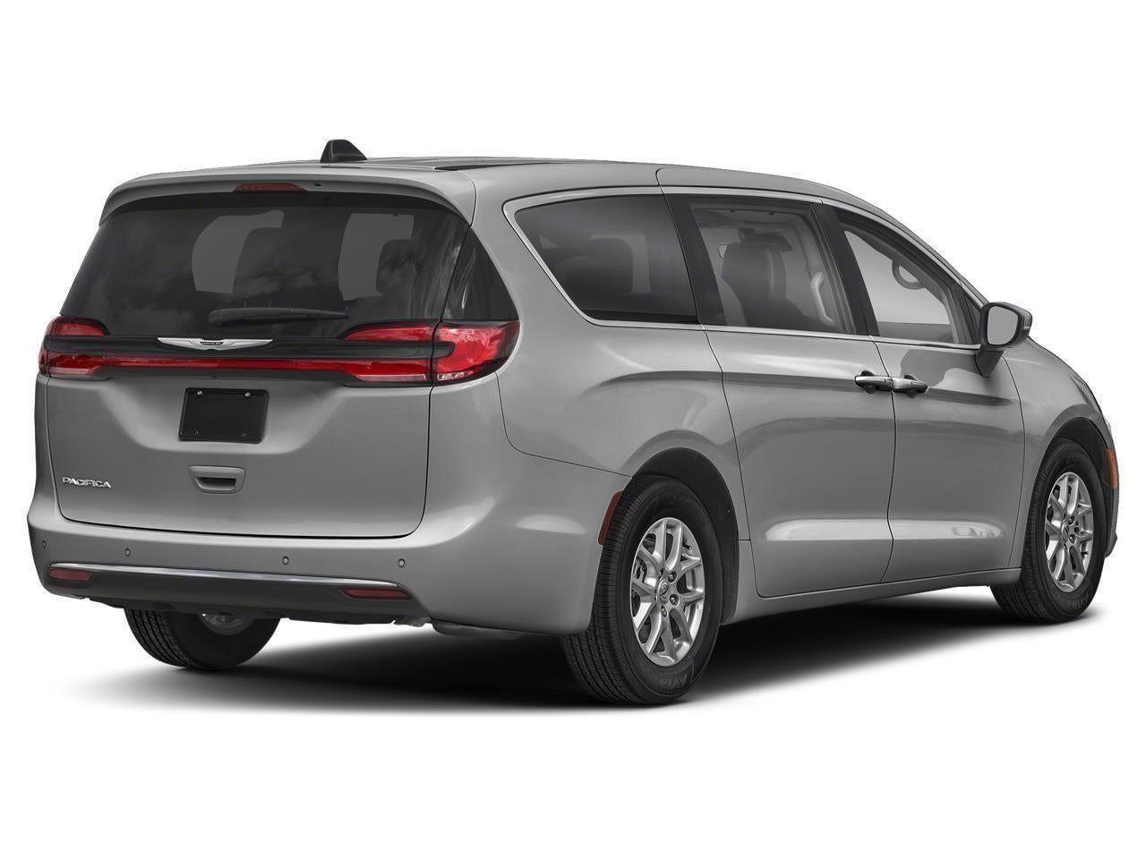 Used 2023 Ceramic Gray Clearcoat Chrysler Limited image 85