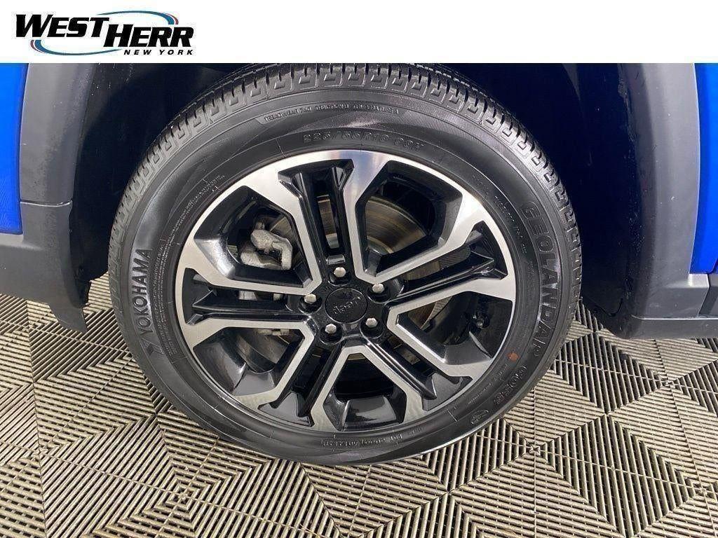 Certified Used 2022 Laser Blue Pearlcoat Jeep Limited 4x4 image 28