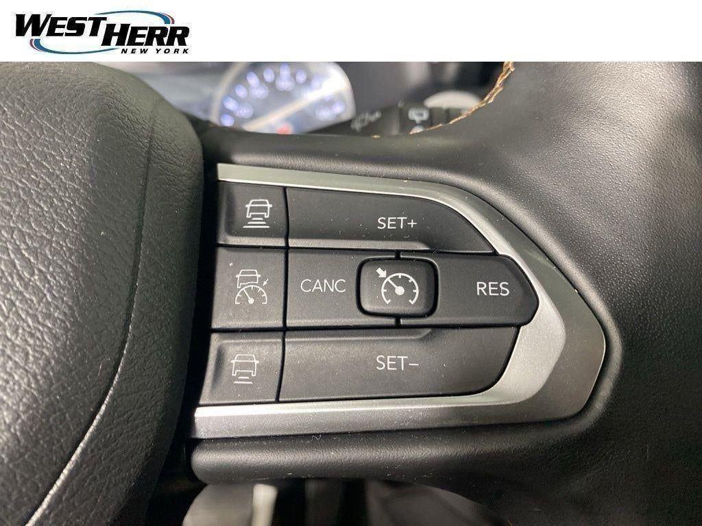 Certified Used 2022 Laser Blue Pearlcoat Jeep Limited 4x4 image 12