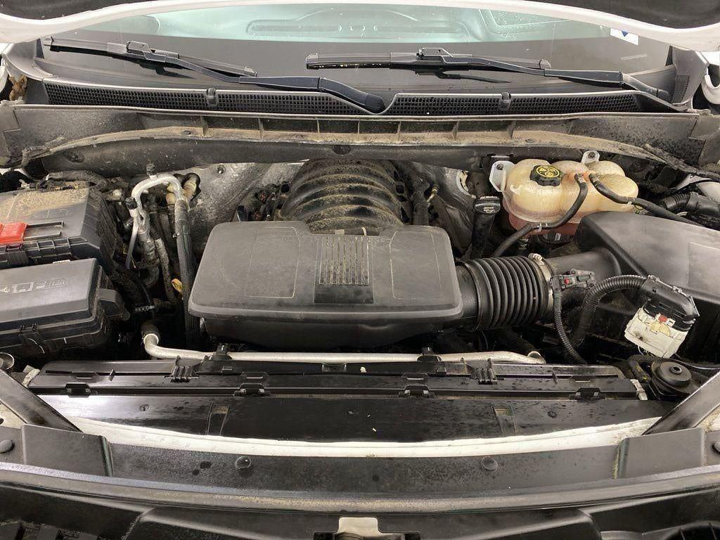 Used 2023 Summit White GMC 4WD AT4 image 30