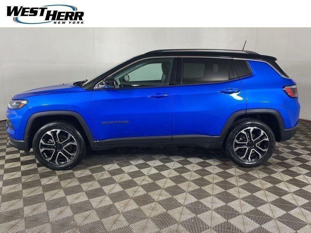 Certified Used 2022 Laser Blue Pearlcoat Jeep Limited 4x4 image 26