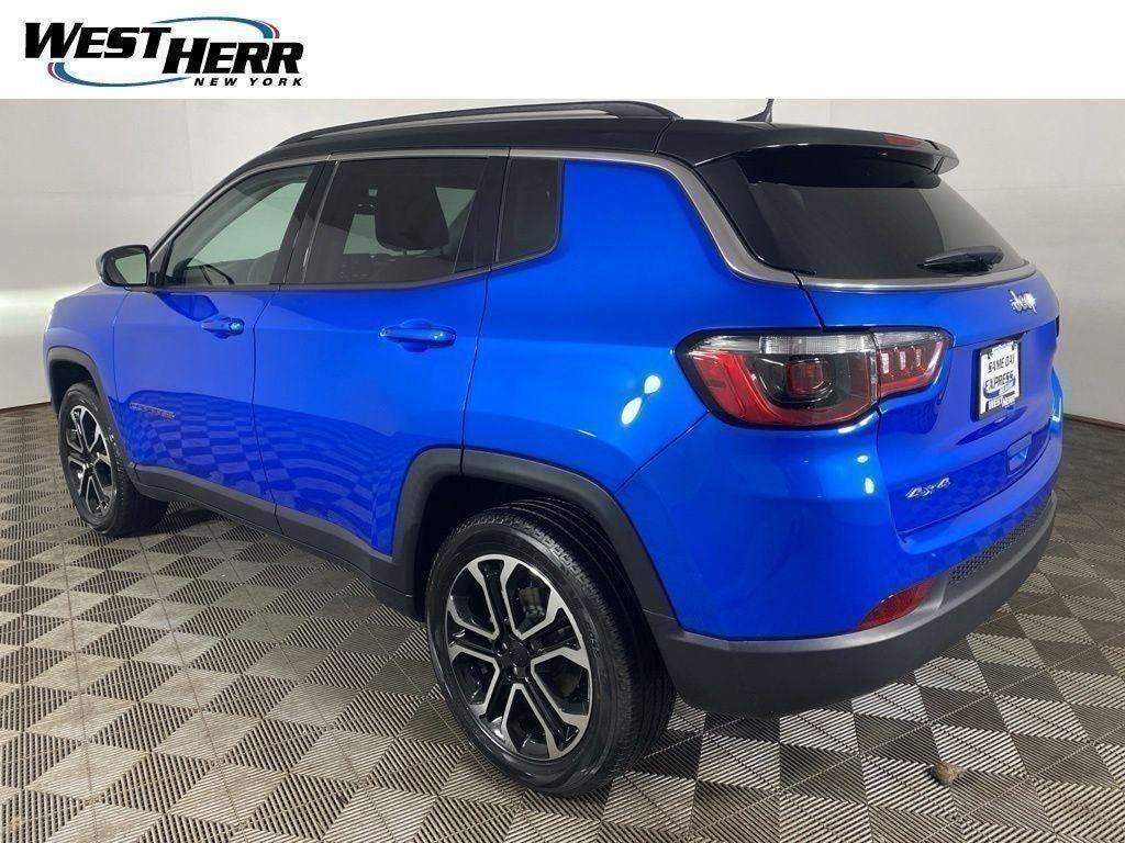 Certified Used 2022 Laser Blue Pearlcoat Jeep Limited 4x4 image 27