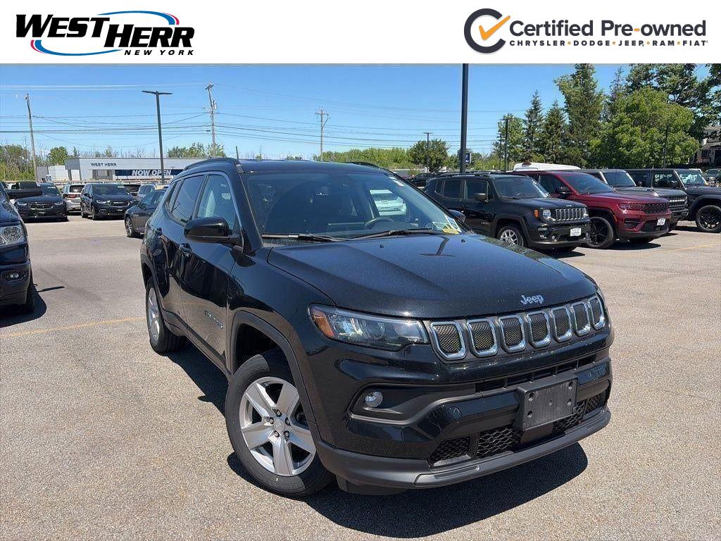 Diamond Black Crystal Pearlcoa 2022 Jeep Compass Latitude 4WD SUV / Crossover Four-Wheel Drive 9-Speed Automatic