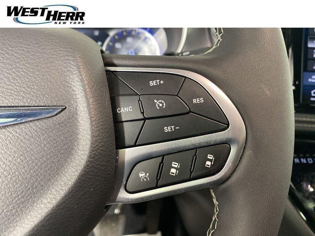 Used 2026 Red Hot Pearlcoat Chrysler Select AWD image 34
