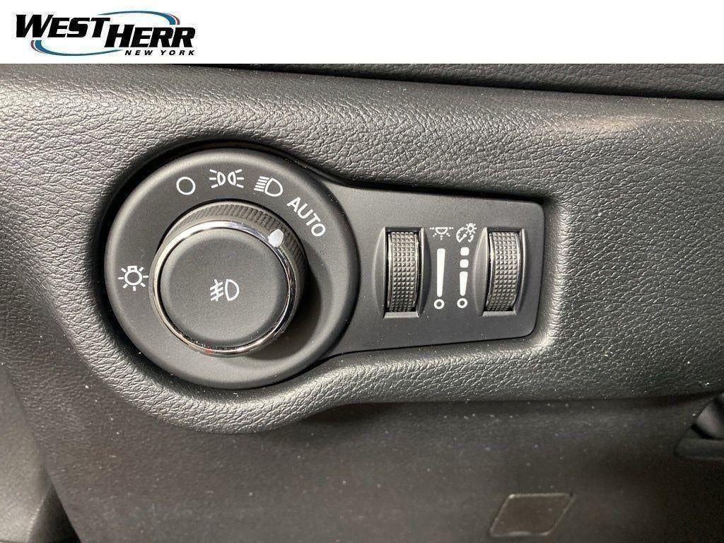 Used 2026 Red Hot Pearlcoat Chrysler Select AWD image 36