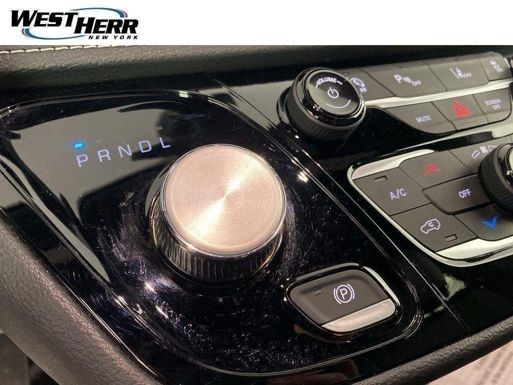 Used 2026 Red Hot Pearlcoat Chrysler Select AWD image 4
