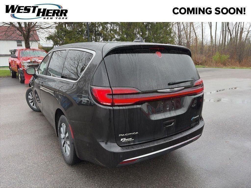 Certified Used 2023 Brilliant Black Crystal Pearlc Chrysler Touring L image 3