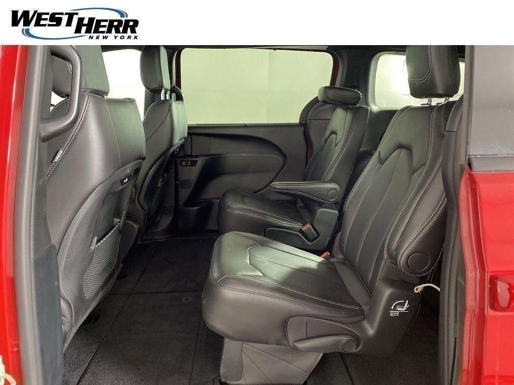 Used 2026 Red Hot Pearlcoat Chrysler Select image 44