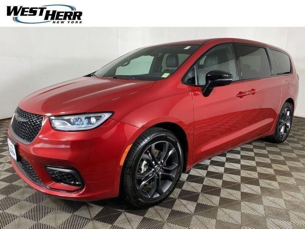Used 2026 Red Hot Pearlcoat Chrysler Select image 52