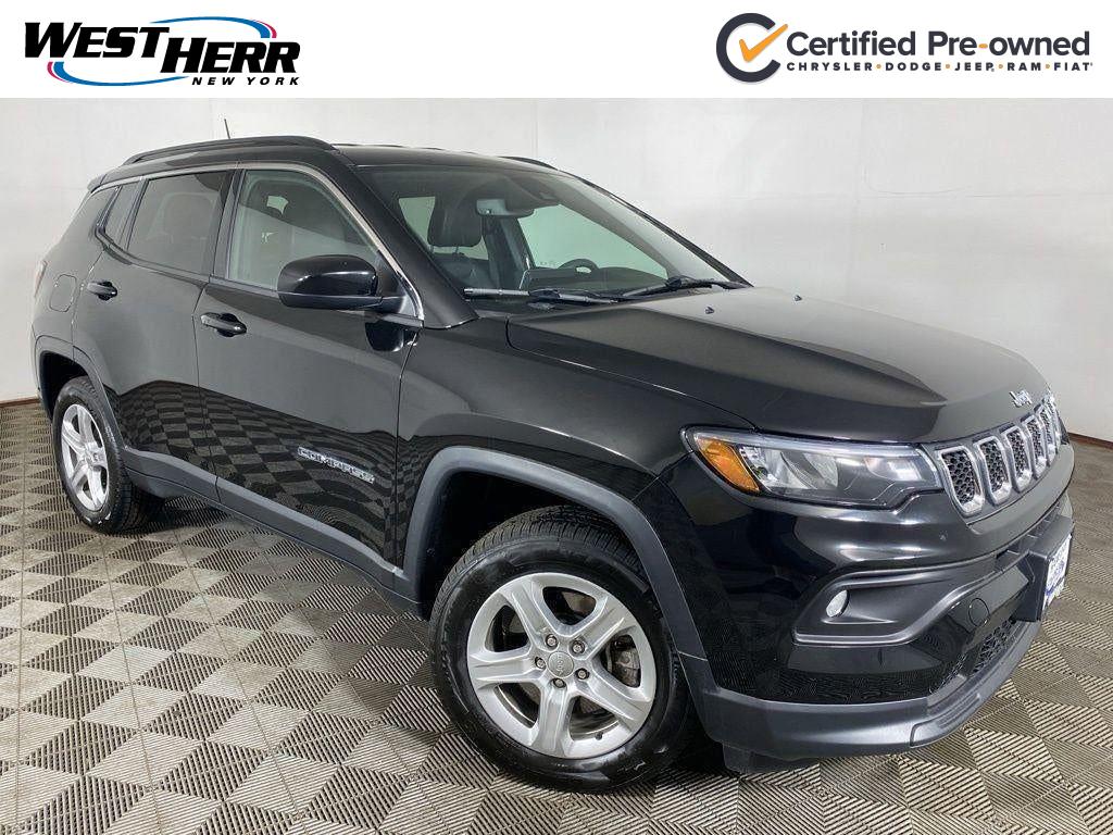 Diamond Black Crystal Pearlcoa 2023 Jeep Compass Latitude 4WD SUV / Crossover Four-Wheel Drive 8-Speed Automatic