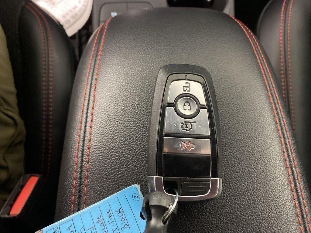 Used 2025 Agate Black Metallic Ford ST-Line image 10