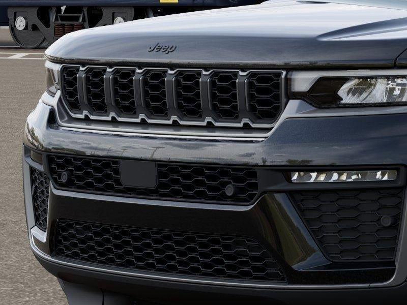 New 2026 Diamond Black Crystal Pearl-Coat Exterior Paint Jeep GRAND CHEROKEE 85TH ANNIVERSAR image 62
