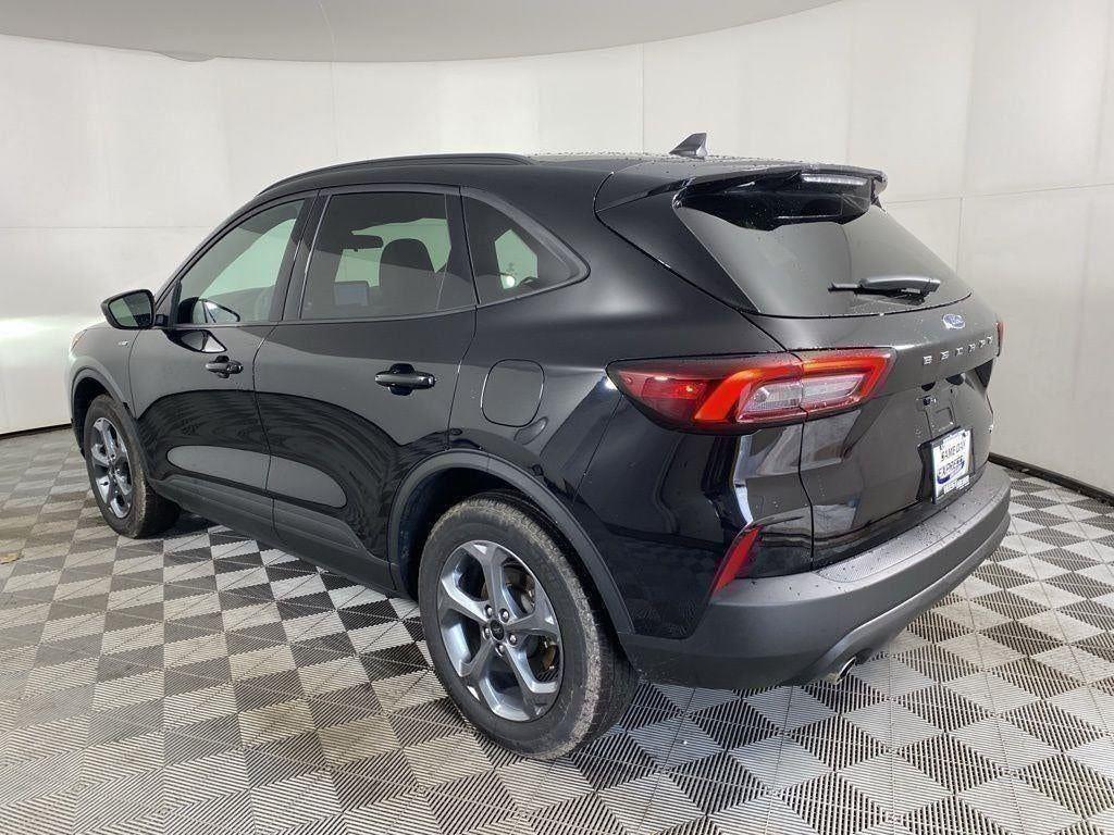 Used 2025 Agate Black Metallic Ford ST-Line image 30