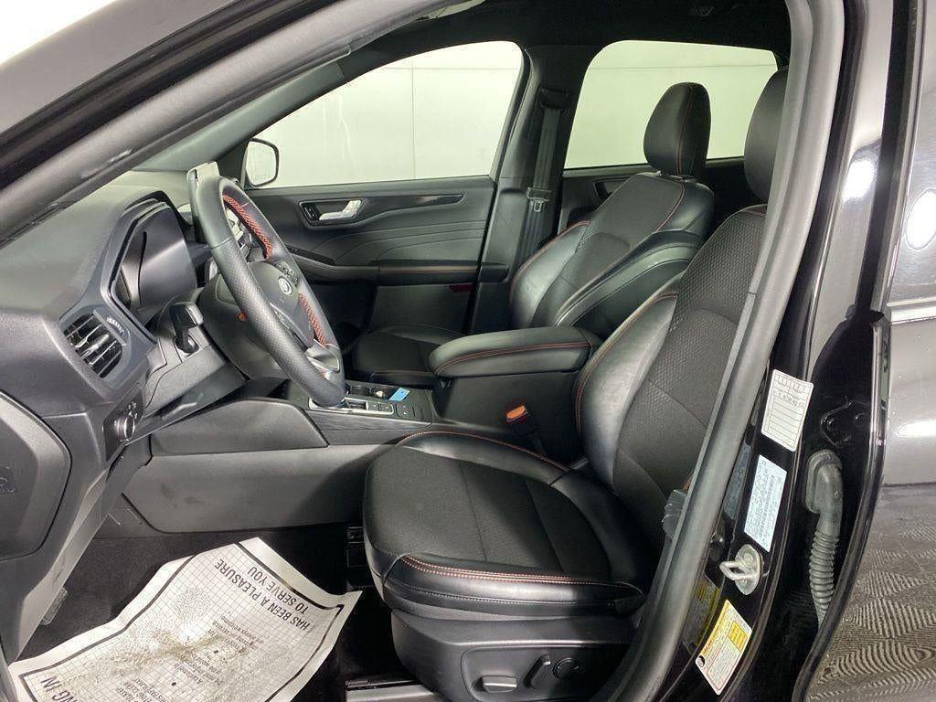 Used 2025 Agate Black Metallic Ford ST-Line image 36
