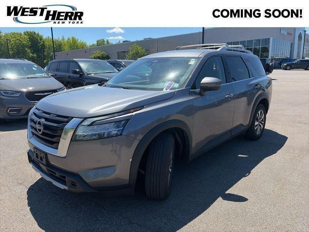 Used 2023 Gun Metallic Nissan SL 4WD image 14