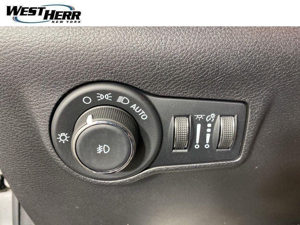 Certified Used 2022 Billet Silver Metallic Clearco Jeep Limited 4x4 image 13