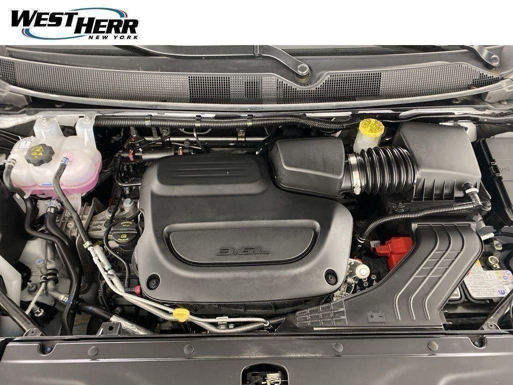 Used 2026 Bright White Clearcoat Chrysler Select image 42