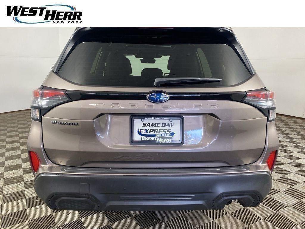 Used 2025 Brilliant Bronze Metallic Subaru Premium image 18