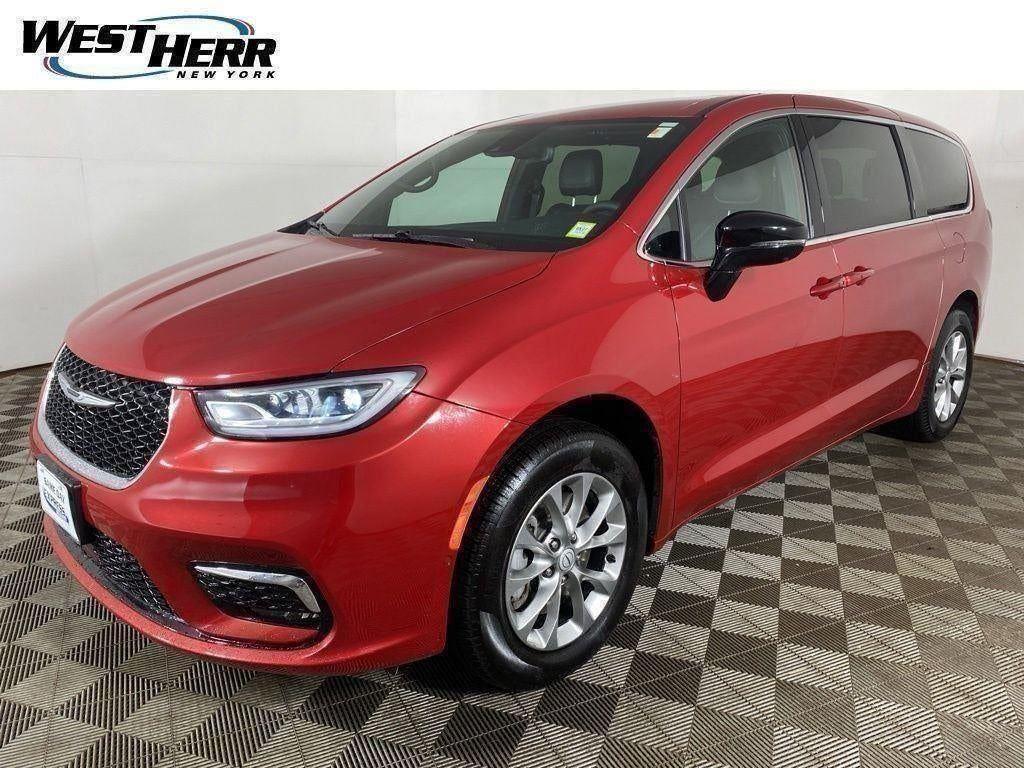 Used 2026 Red Hot Pearlcoat Chrysler Select AWD image 25