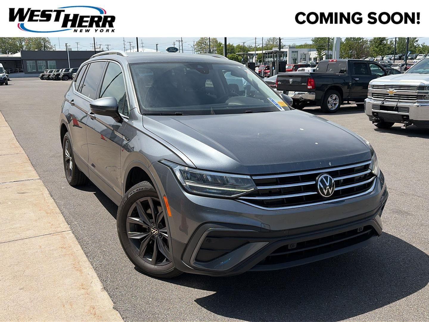 Used 2023 Platinum Gray Metallic Volkswagen SE image 3