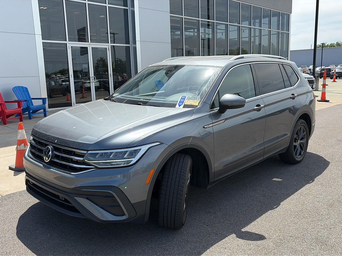 Used 2023 Platinum Gray Metallic Volkswagen SE image 15