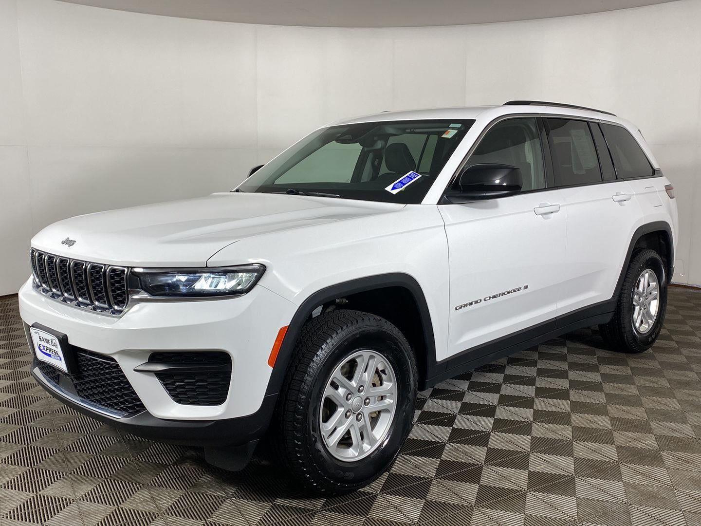 Certified Used 2023 Bright White Clearcoat Jeep Laredo 4x4 image 61