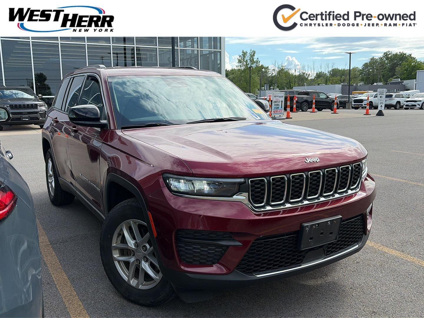 Certified Used 2023 Velvet Red Pearlcoat Jeep Laredo image 3